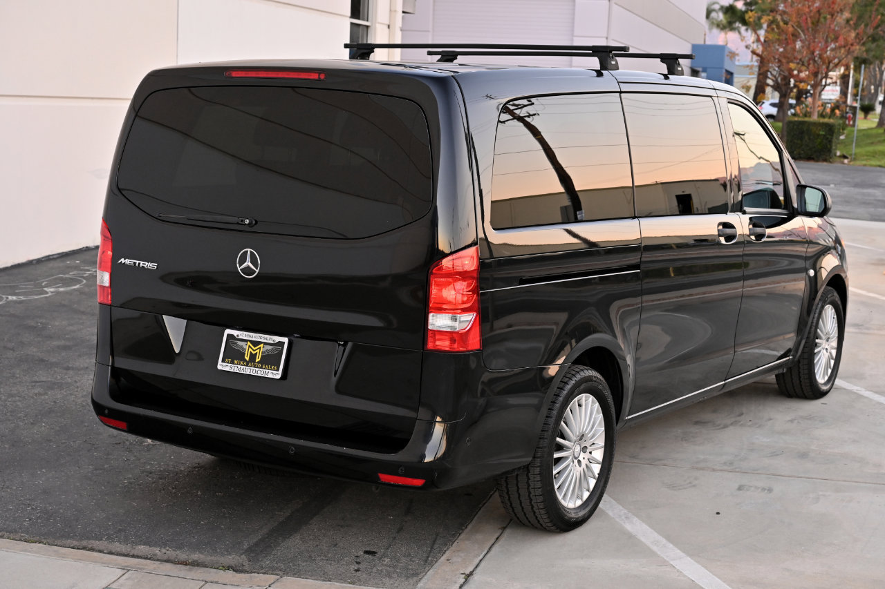 Used 2018 Mercedes-Benz Metris Passenger image 6