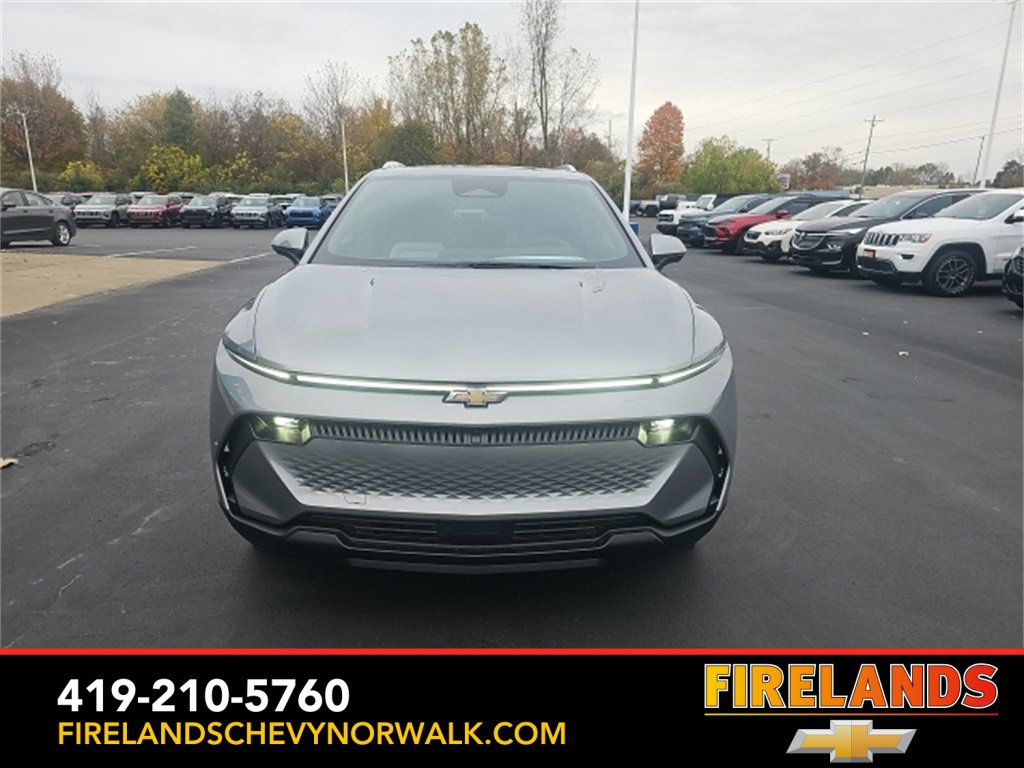 New 2026 Chevrolet Equinox EV LT image 2