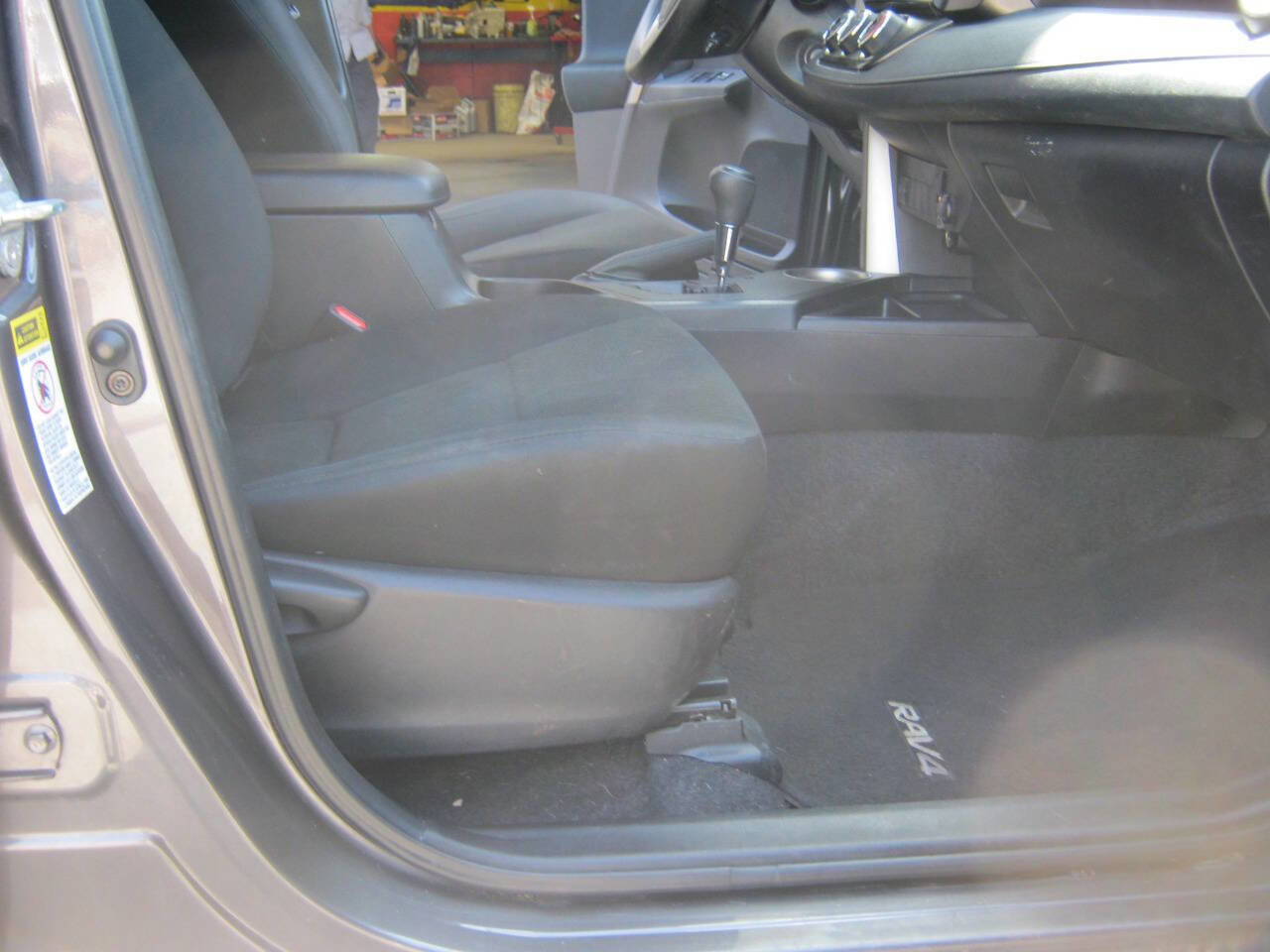 Used 2015 Toyota RAV4 LE image 10