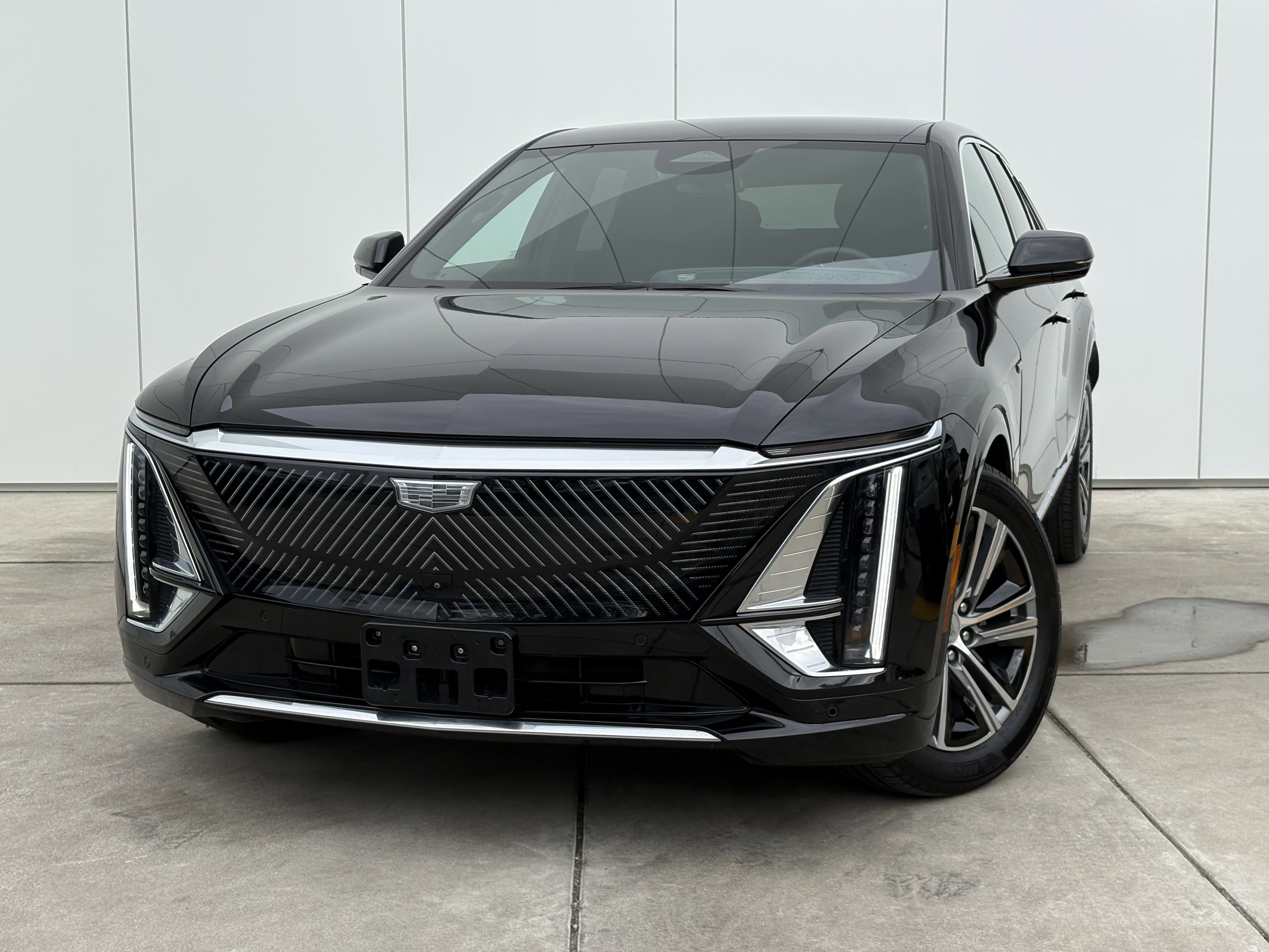 Certified 2024 Cadillac Lyriq Luxury w/ LPO, Floor Liner Package image 1