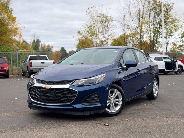 Used 2019 Chevrolet Cruze LT FWD image 1