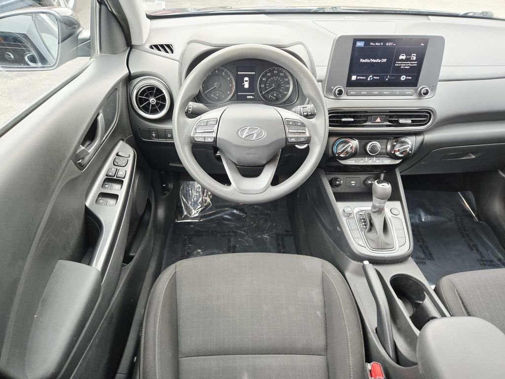 Used 2023 Hyundai Kona SEL image 10