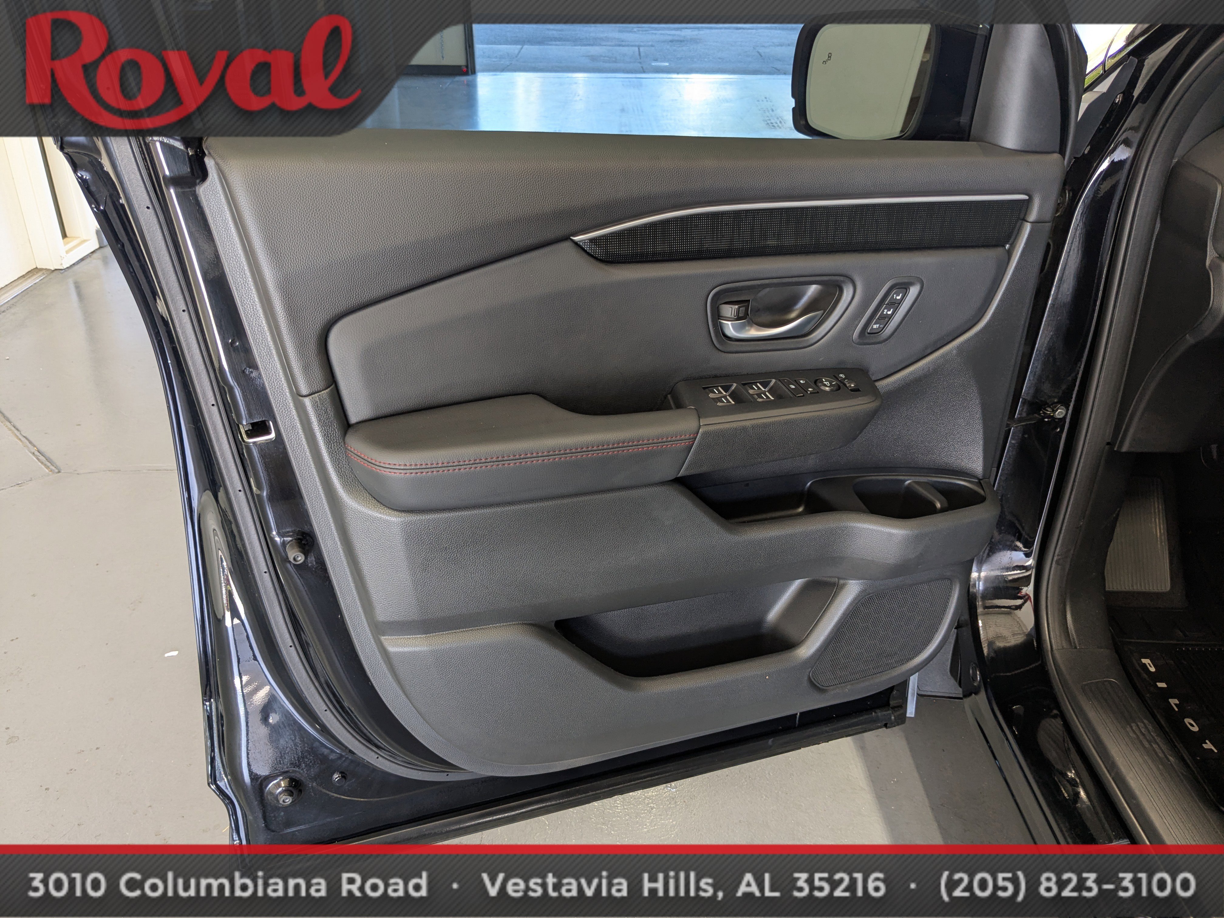 Used 2025 Honda Pilot Black Edition image 18