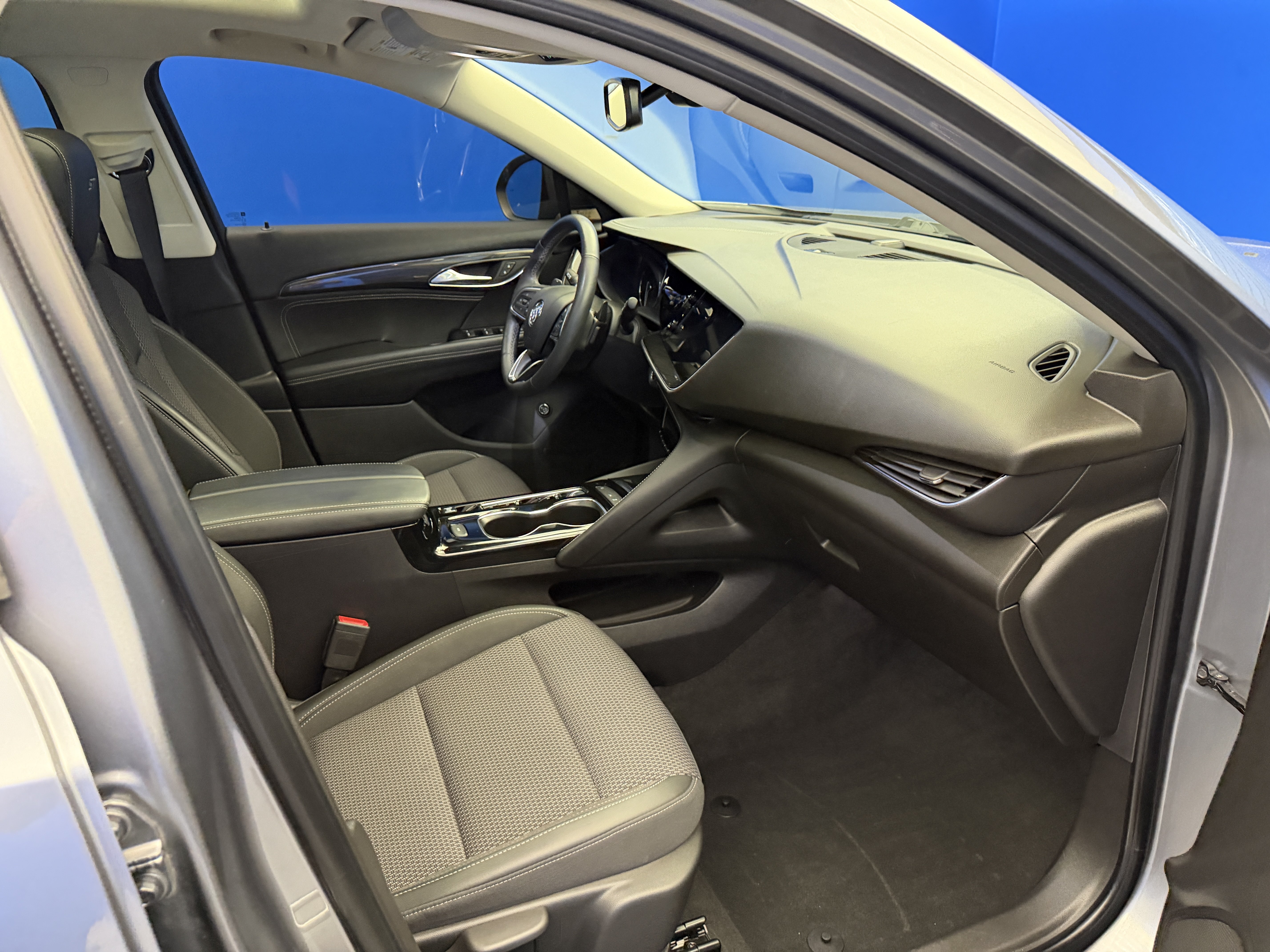 Used 2022 Buick Envision Preferred FWD image 24
