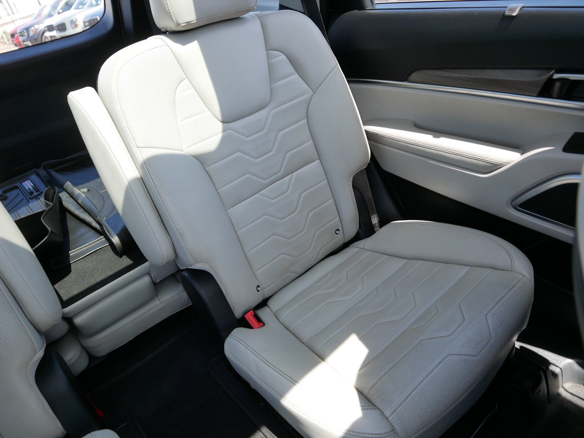 Certified 2021 Kia Telluride SX w/ SX Prestige Package AWD/4WD image 14