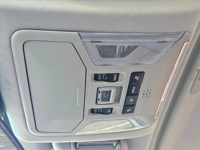 Used 2020 Toyota RAV4 XLE image 16