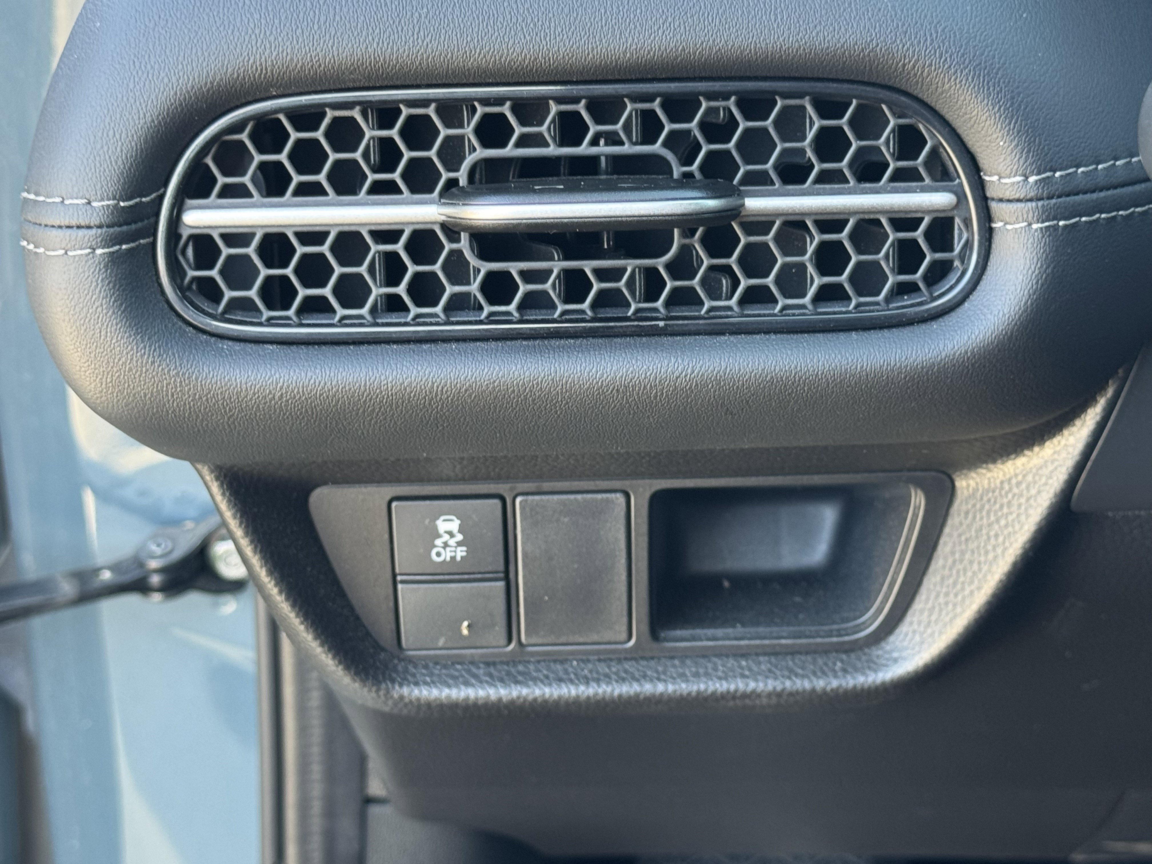 Used 2024 Honda HR-V EX-L image 18