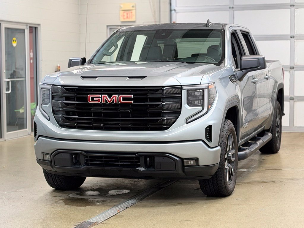 Used 2025 GMC Sierra 1500 Elevation AWD/4WD image 3