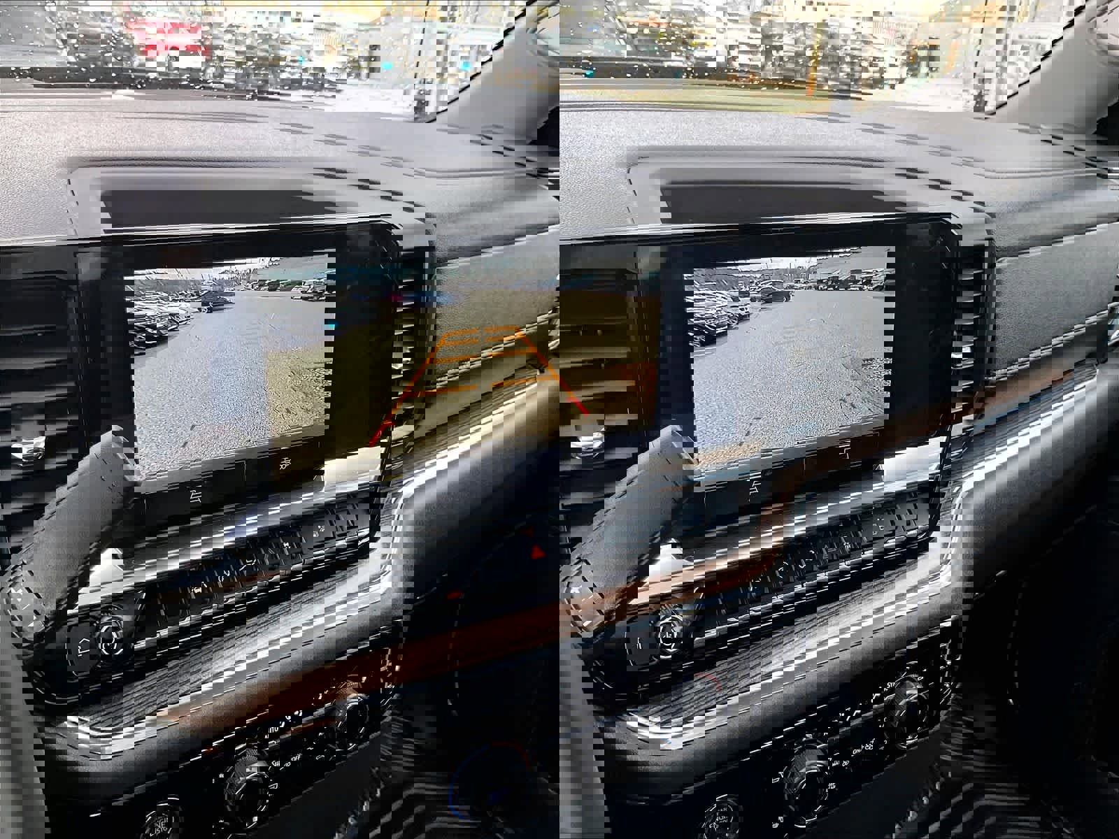 Used 2023 Chevrolet Silverado 1500 LT AWD/4WD image 19