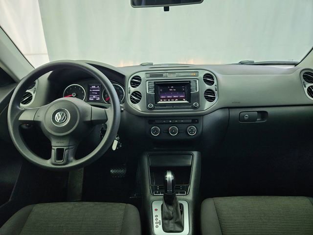 Used 2017 Volkswagen Tiguan Limited w/ Alloy Wheels Package image 12