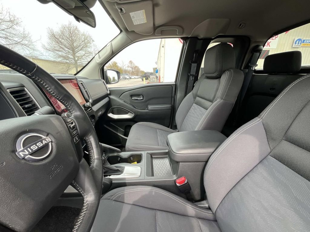 Used 2023 Nissan Frontier SV w/ SV Convenience Package image 10