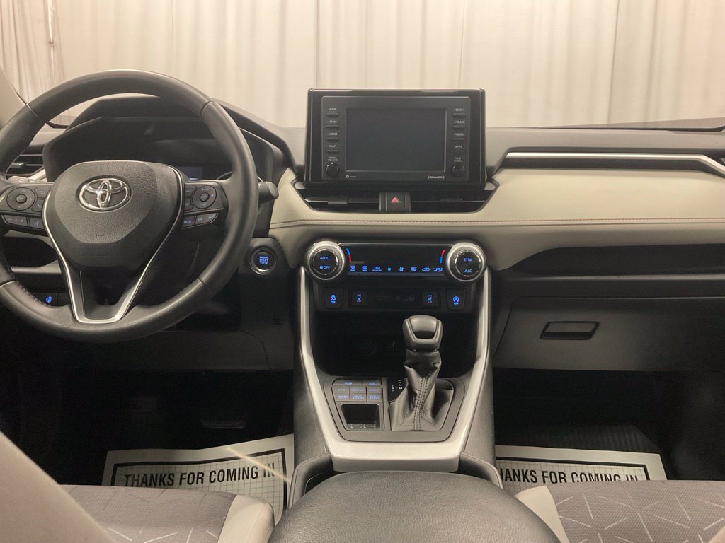 Used 2021 Toyota RAV4 XLE w/ XLE Grade Weather Package AWD/4WD image 4