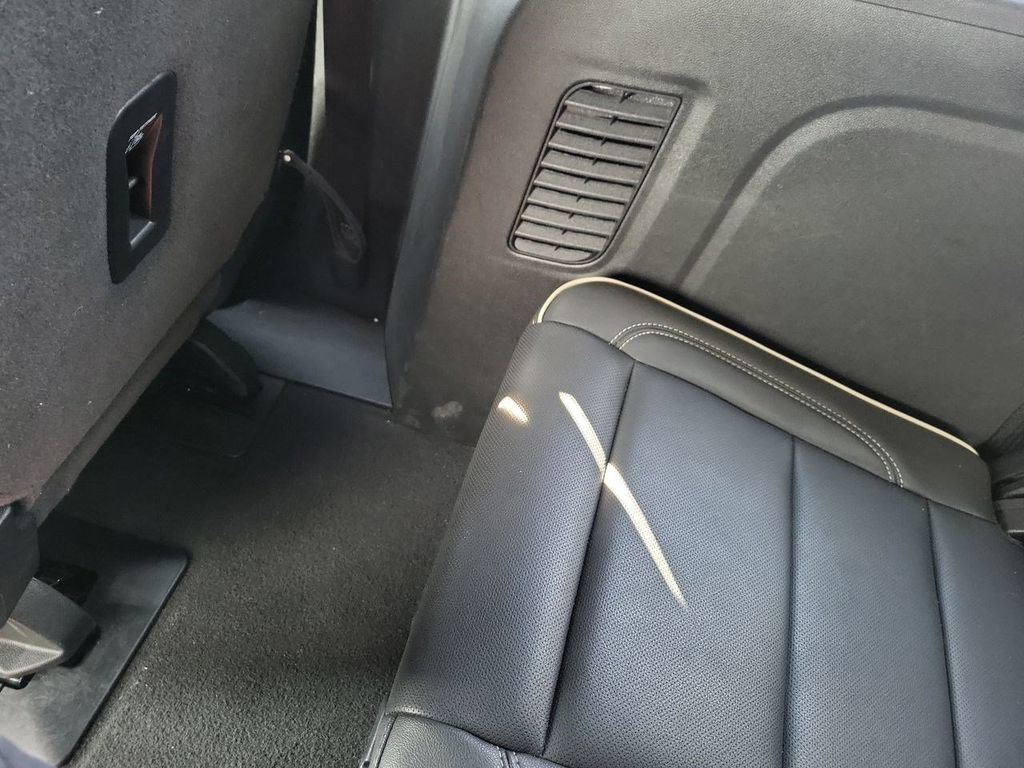 Used 2025 Chevrolet Suburban Premier image 14