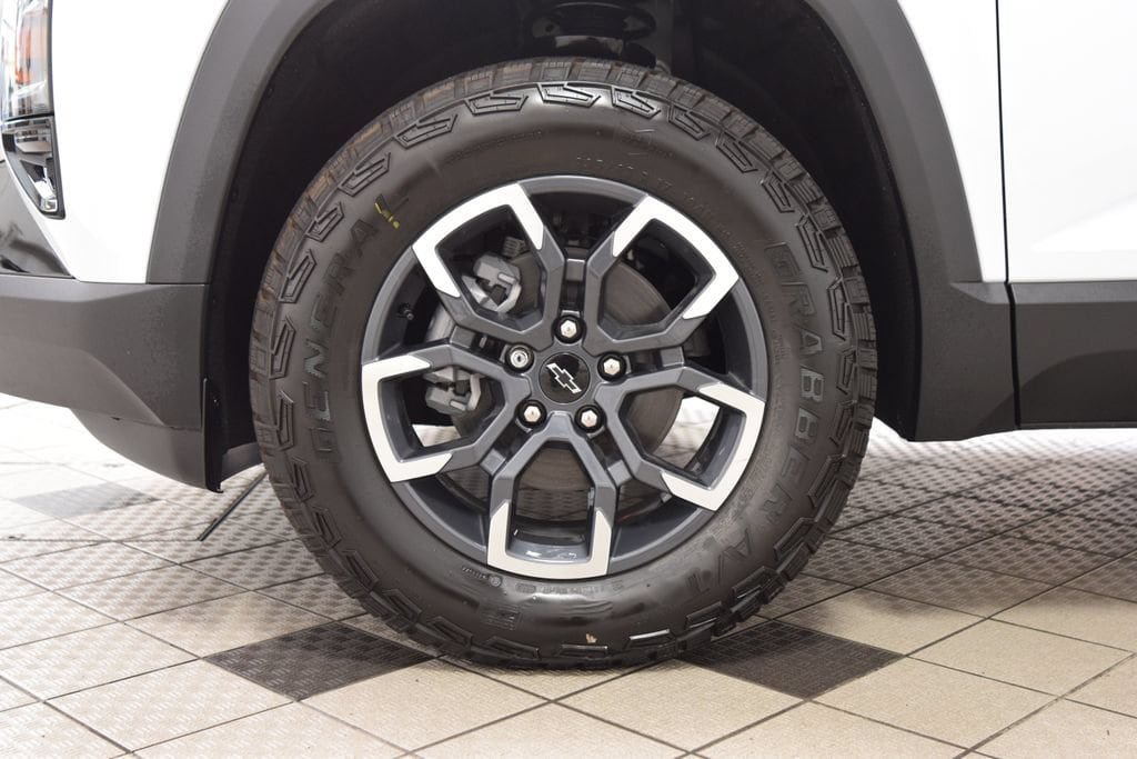 New 2027 Chevrolet Equinox ACTIV w/ Safety and Technology Package AWD/4WD image 29