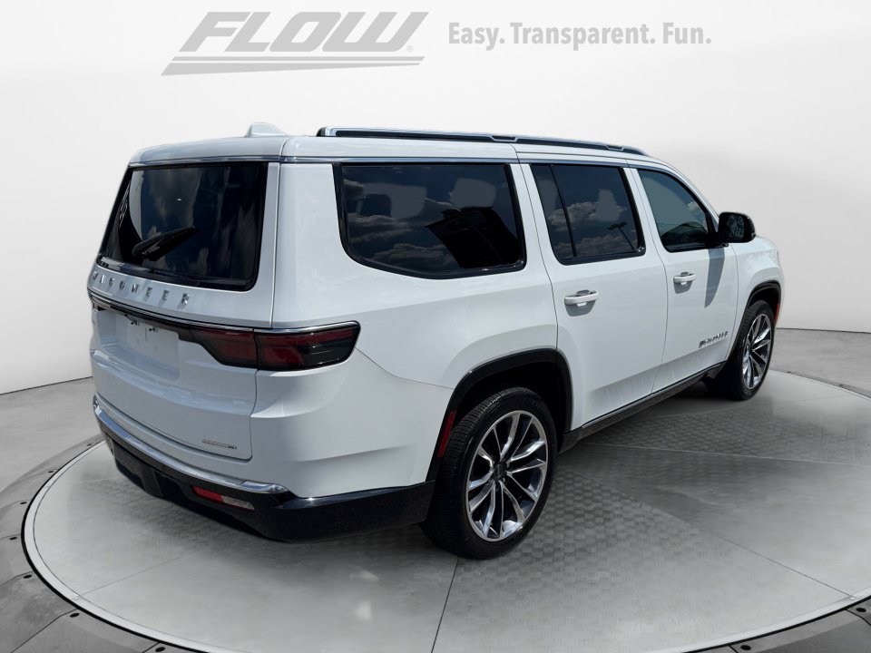 Used 2023 Jeep Wagoneer Series III w/ Premium Group I AWD/4WD image 9