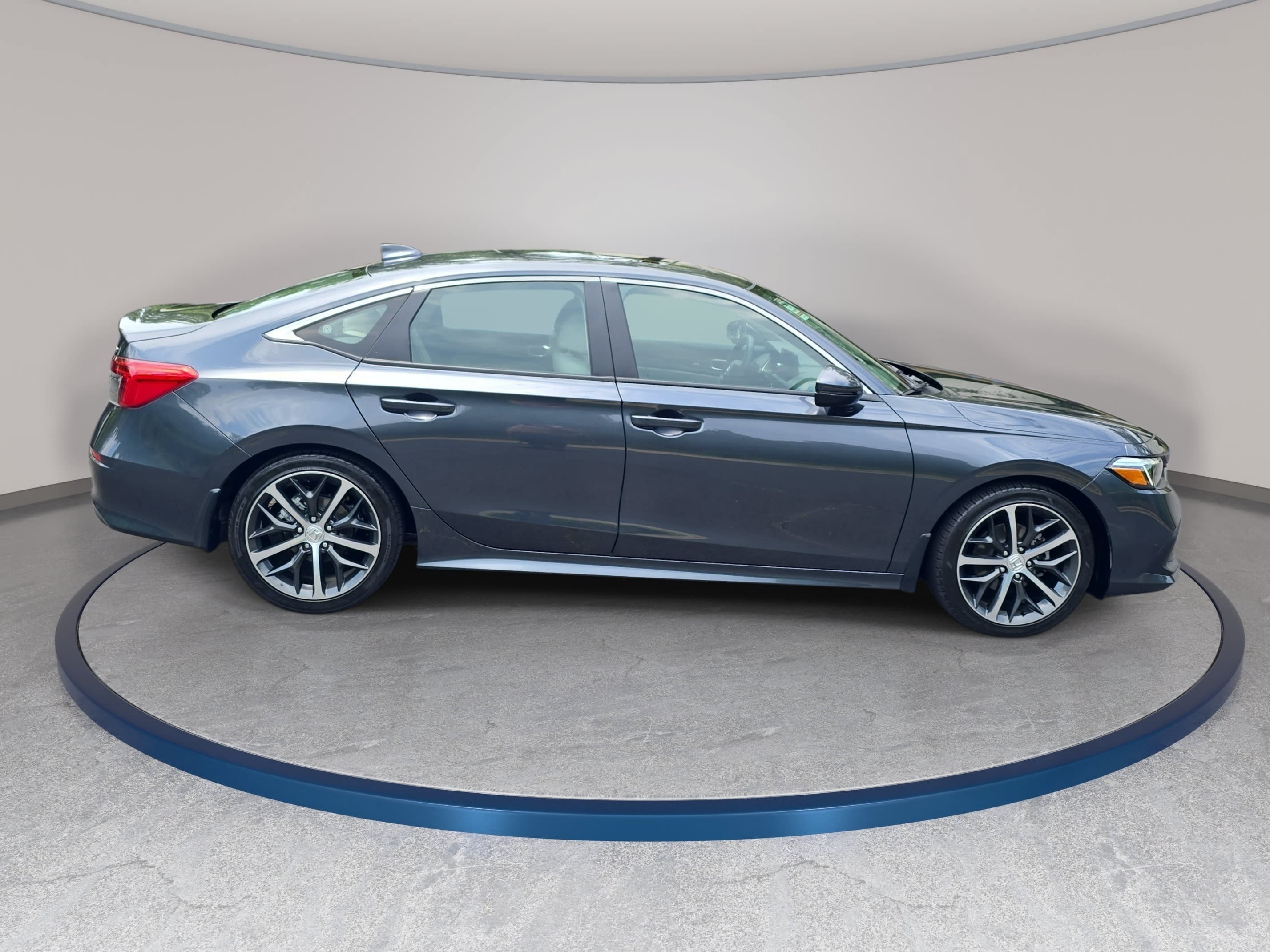 Used 2024 Honda Civic Touring image 4