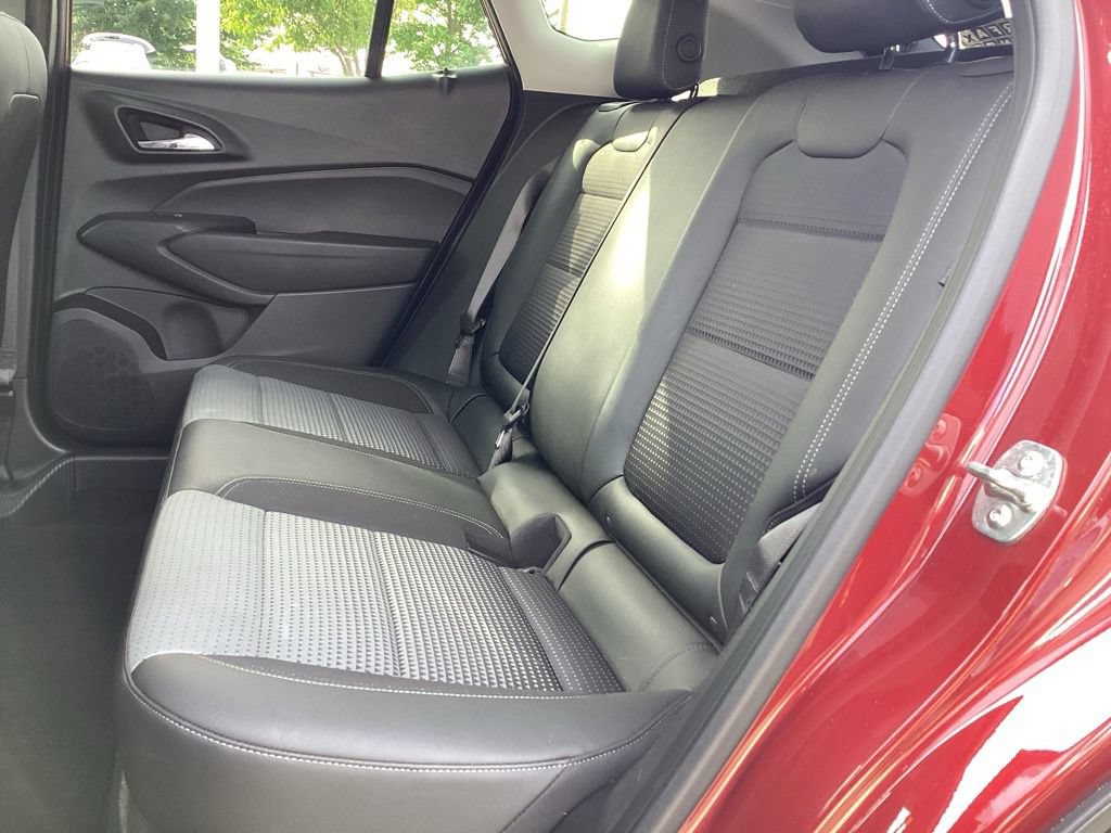 Used 2025 Chevrolet Trax LT w/ LT Convenience Package FWD image 15