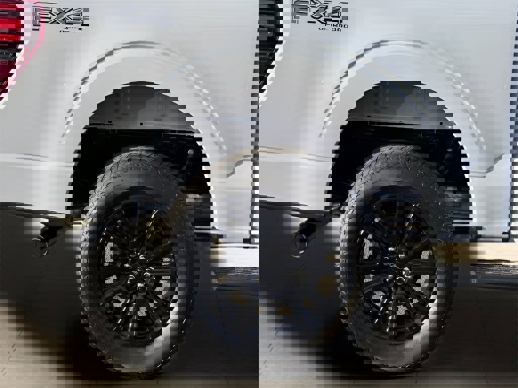 New 2025 Ford F150 Platinum w/ FX4 Off-Road Package image 45