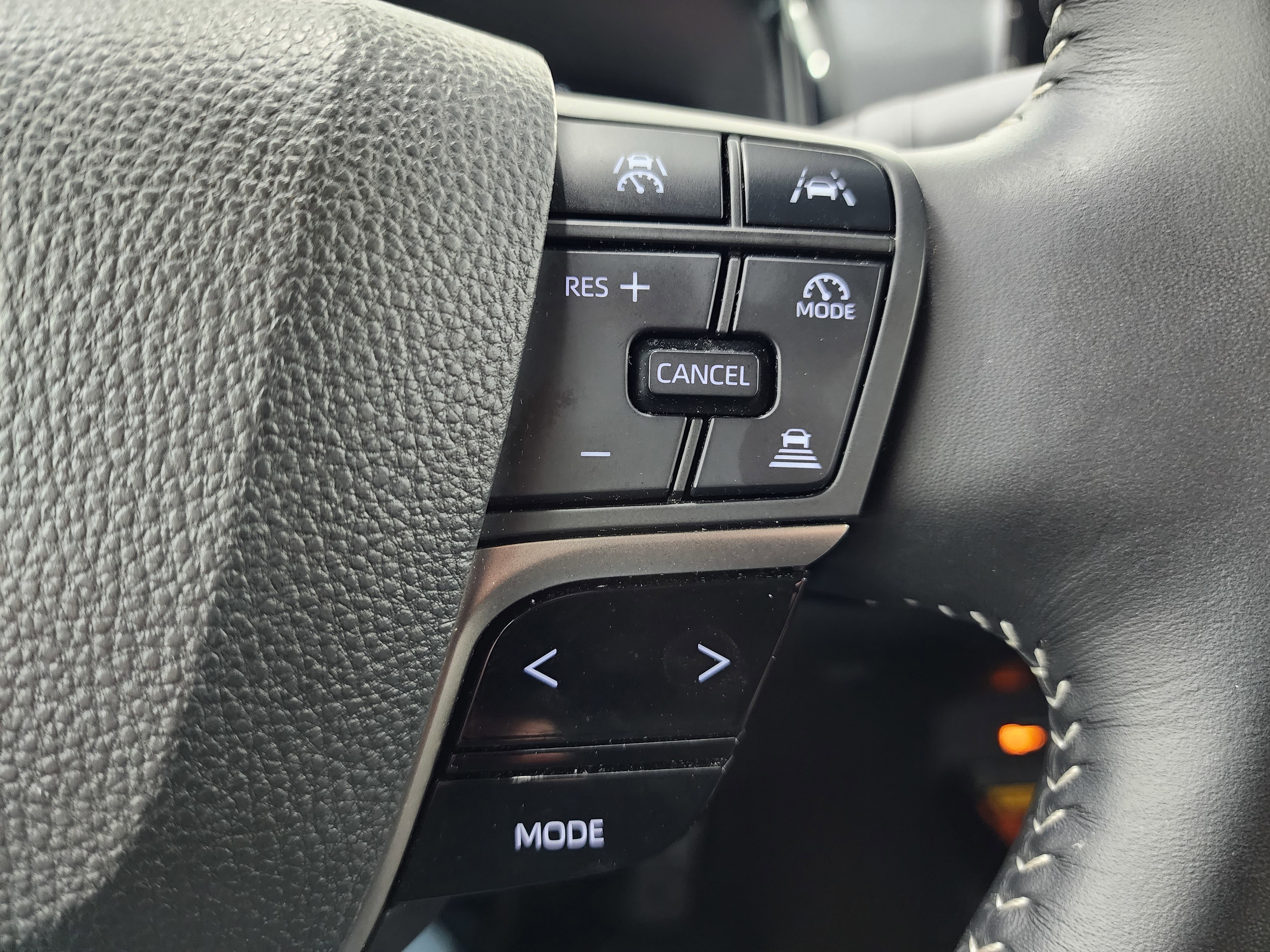 Used 2025 Toyota Camry SE image 17