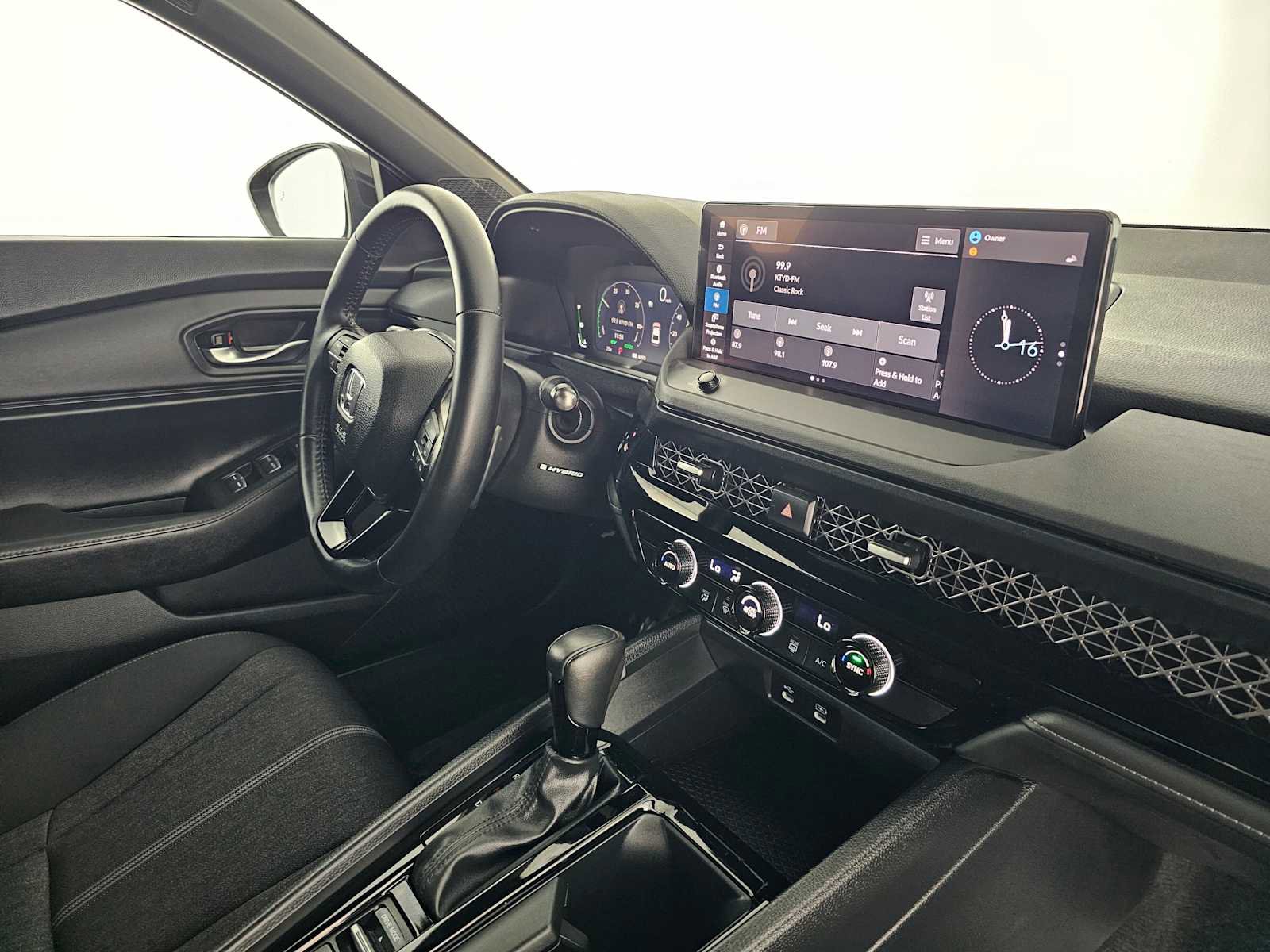 Used 2024 Honda Accord Sport image 11