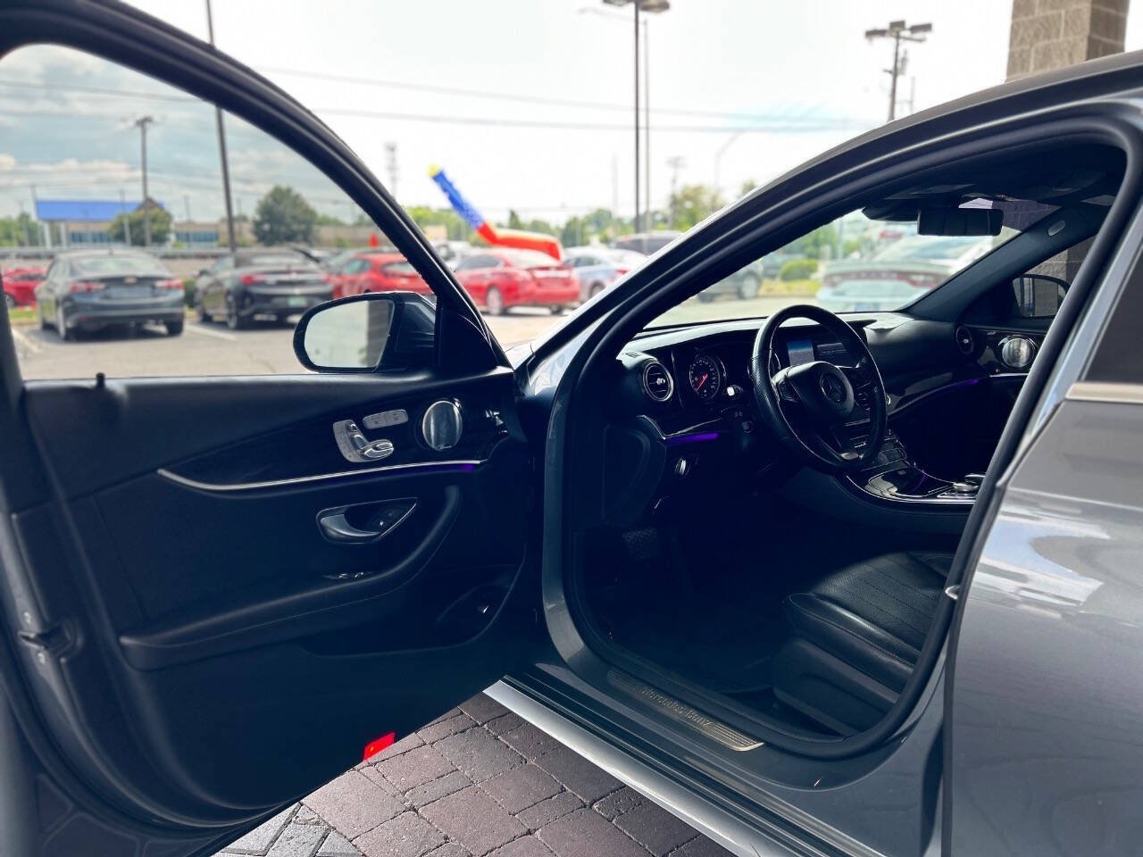 Used 2017 Mercedes-Benz E 300 4MATIC image 30