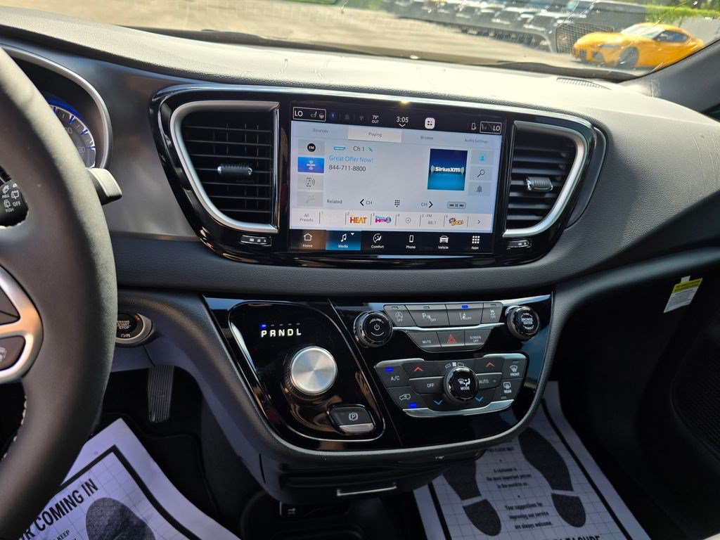 New 2026 Chrysler Voyager LX FWD image 21