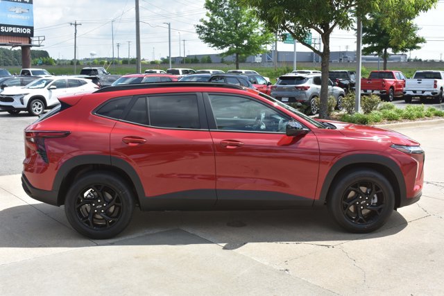 New 2026 Chevrolet Trax LT w/ Sunroof Package FWD image 4