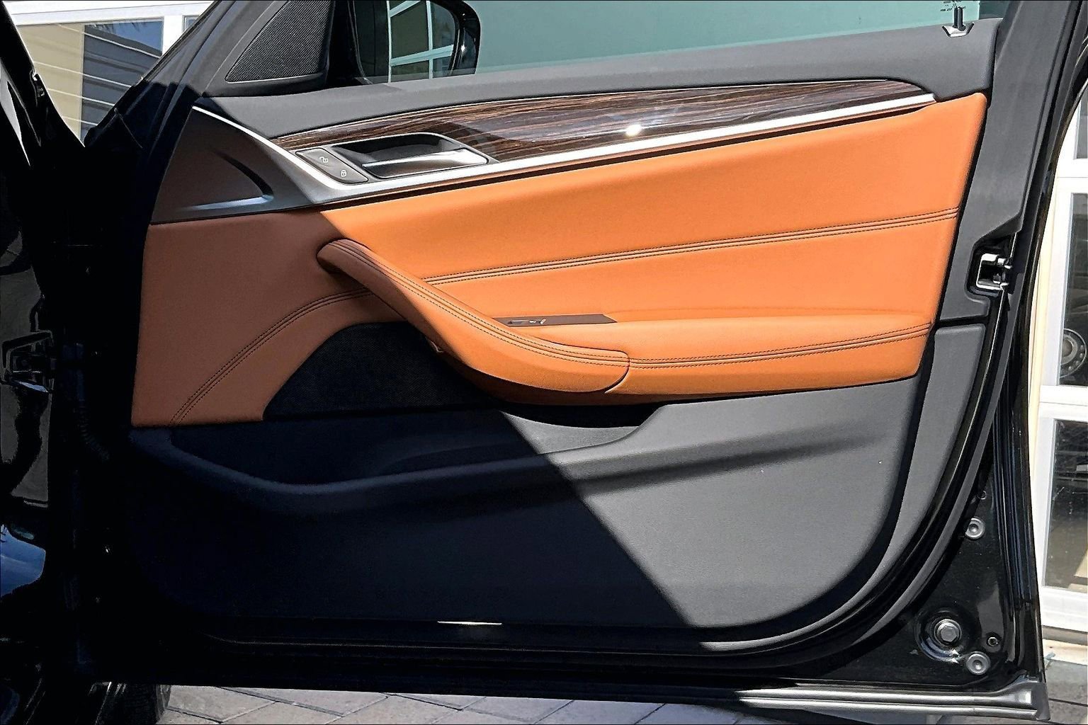 Used 2023 BMW 530i w/ Convenience Package image 24