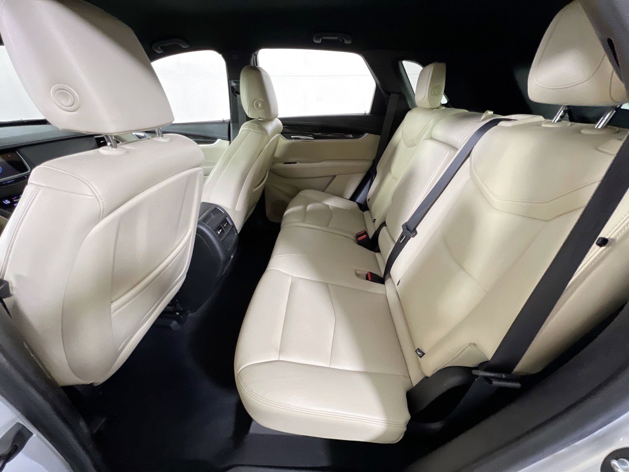 Used 2018 Cadillac XT5 AWD image 24