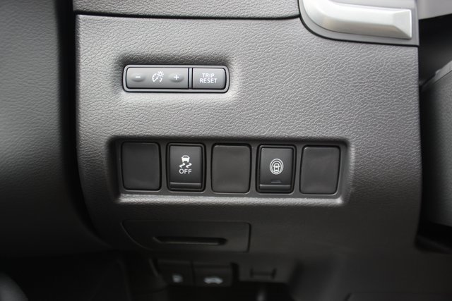 Used 2024 Nissan Murano SV w/ SV Midnight Edition Package image 16