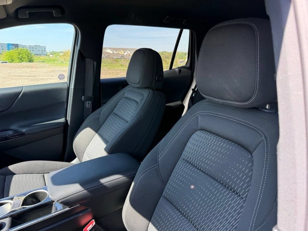 Used 2026 Chevrolet Equinox LT FWD image 20