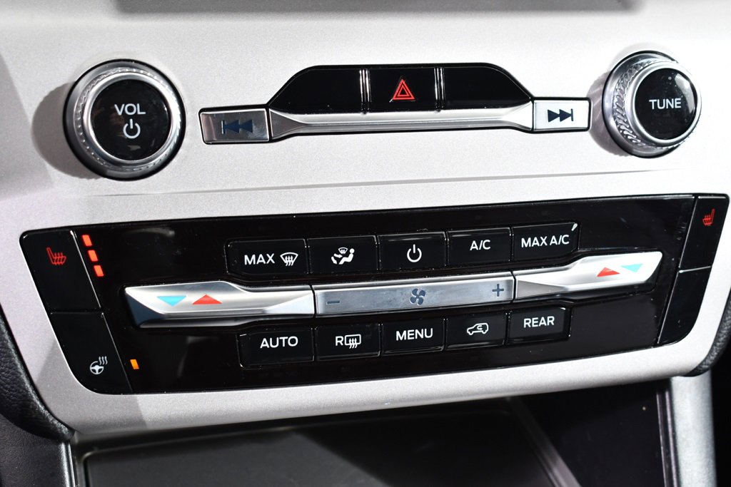 Used 2023 Ford Explorer XLT w/ Equipment Group 202A image 30