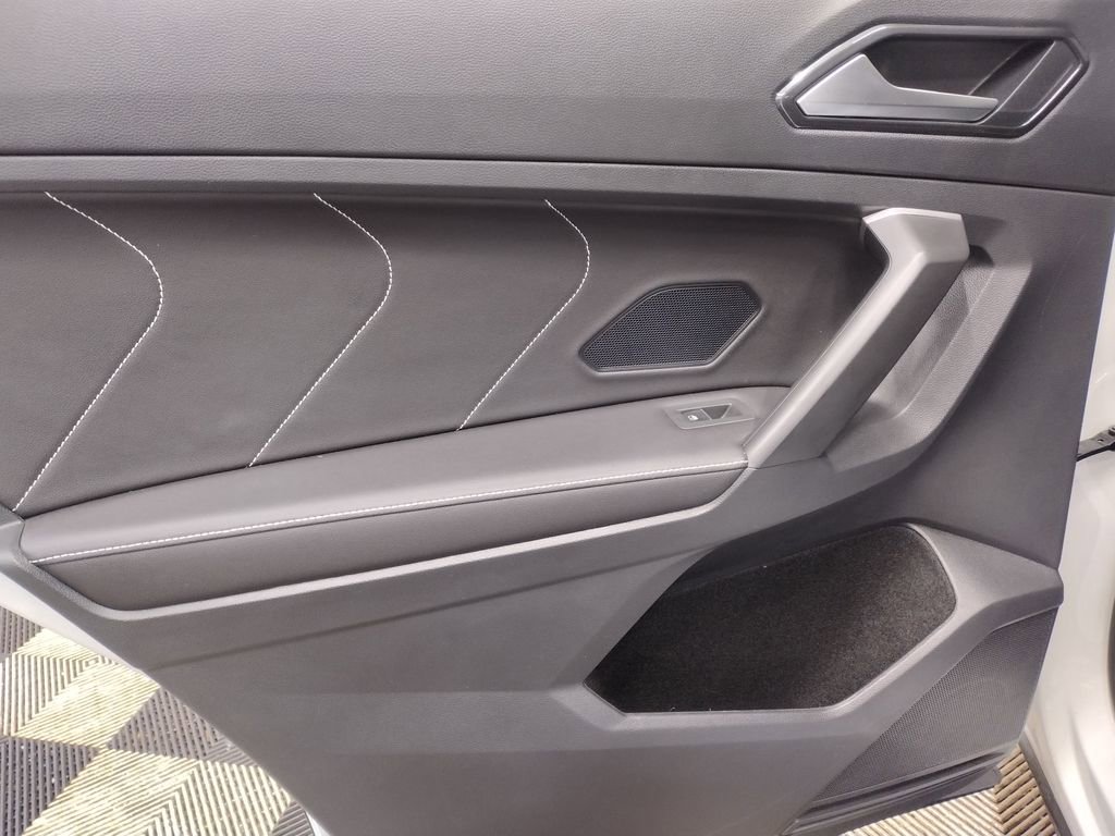 Certified 2024 Volkswagen Tiguan SE image 25