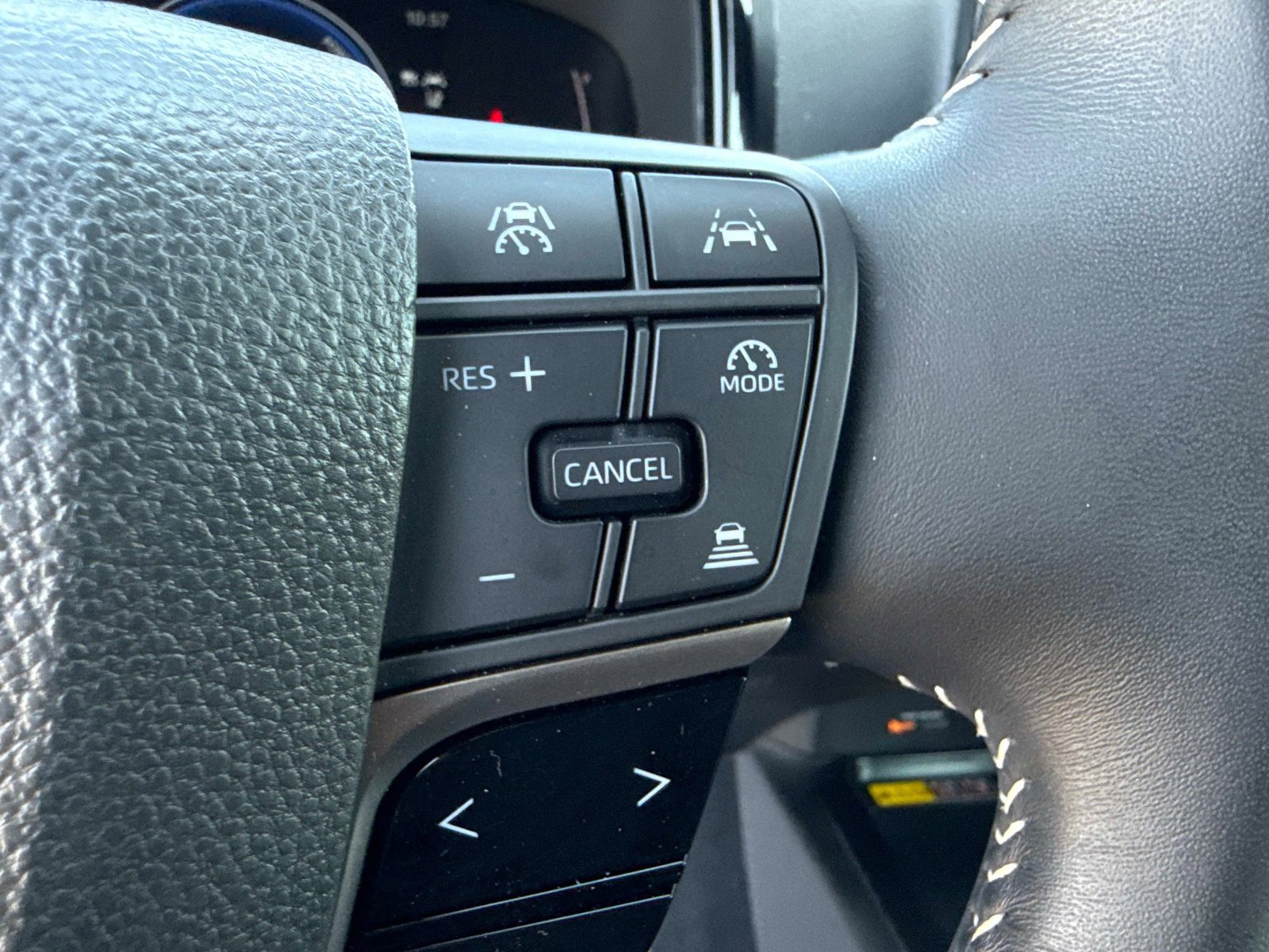 Used 2025 Toyota Camry SE FWD image 27