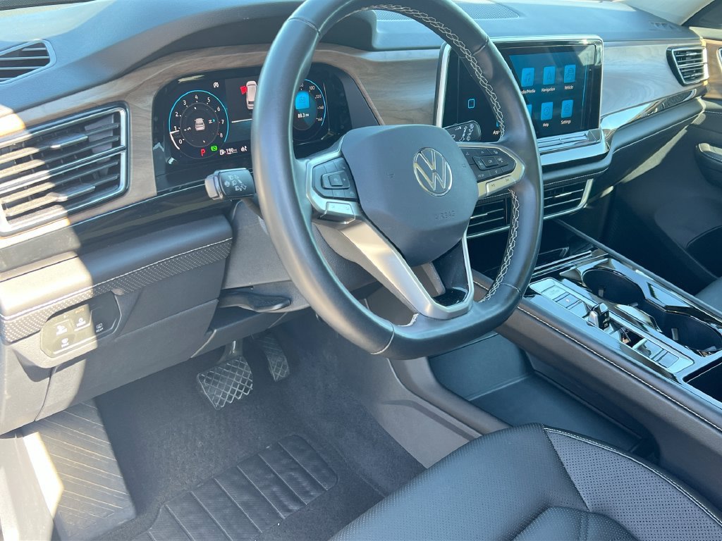 Used 2025 Volkswagen Atlas SE AWD/4WD image 33