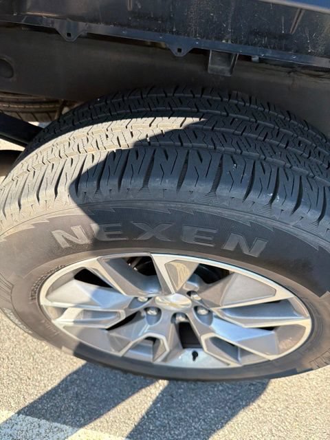 Used 2022 Chevrolet Silverado 1500 LT AWD/4WD image 12