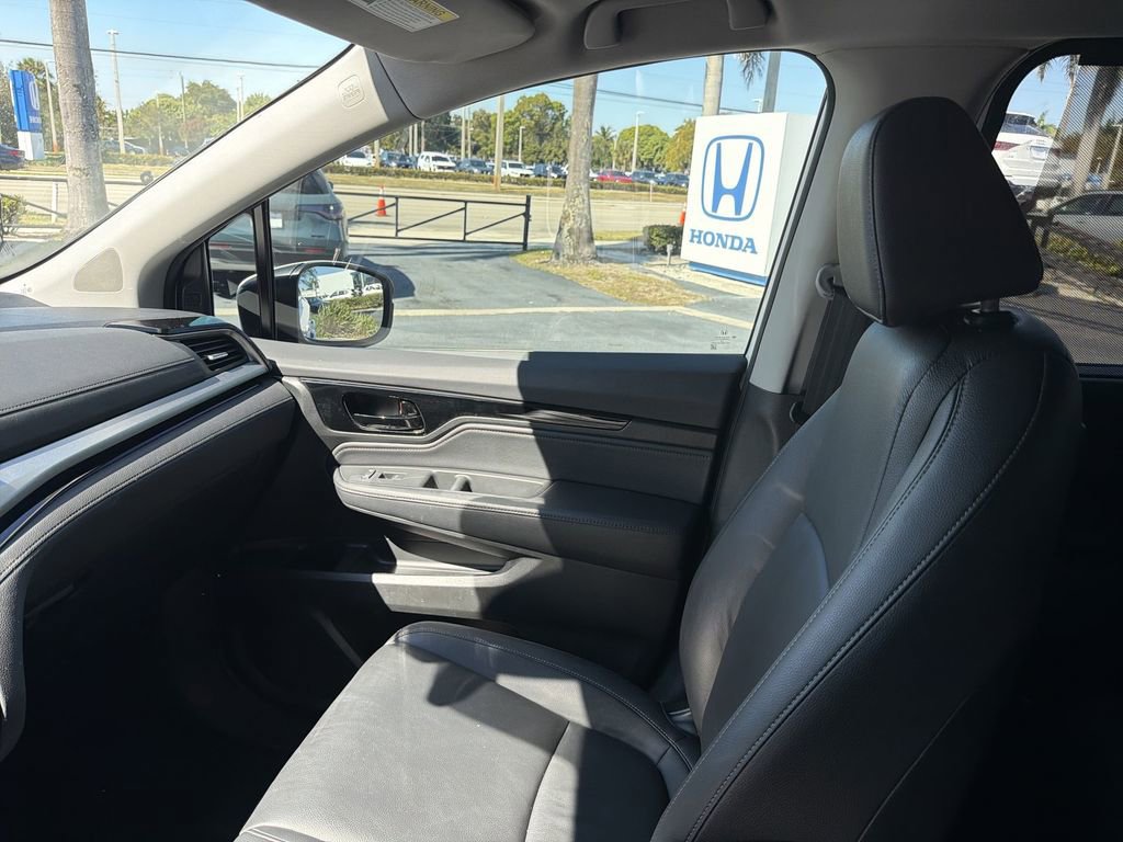 Certified 2024 Honda Odyssey Touring image 17