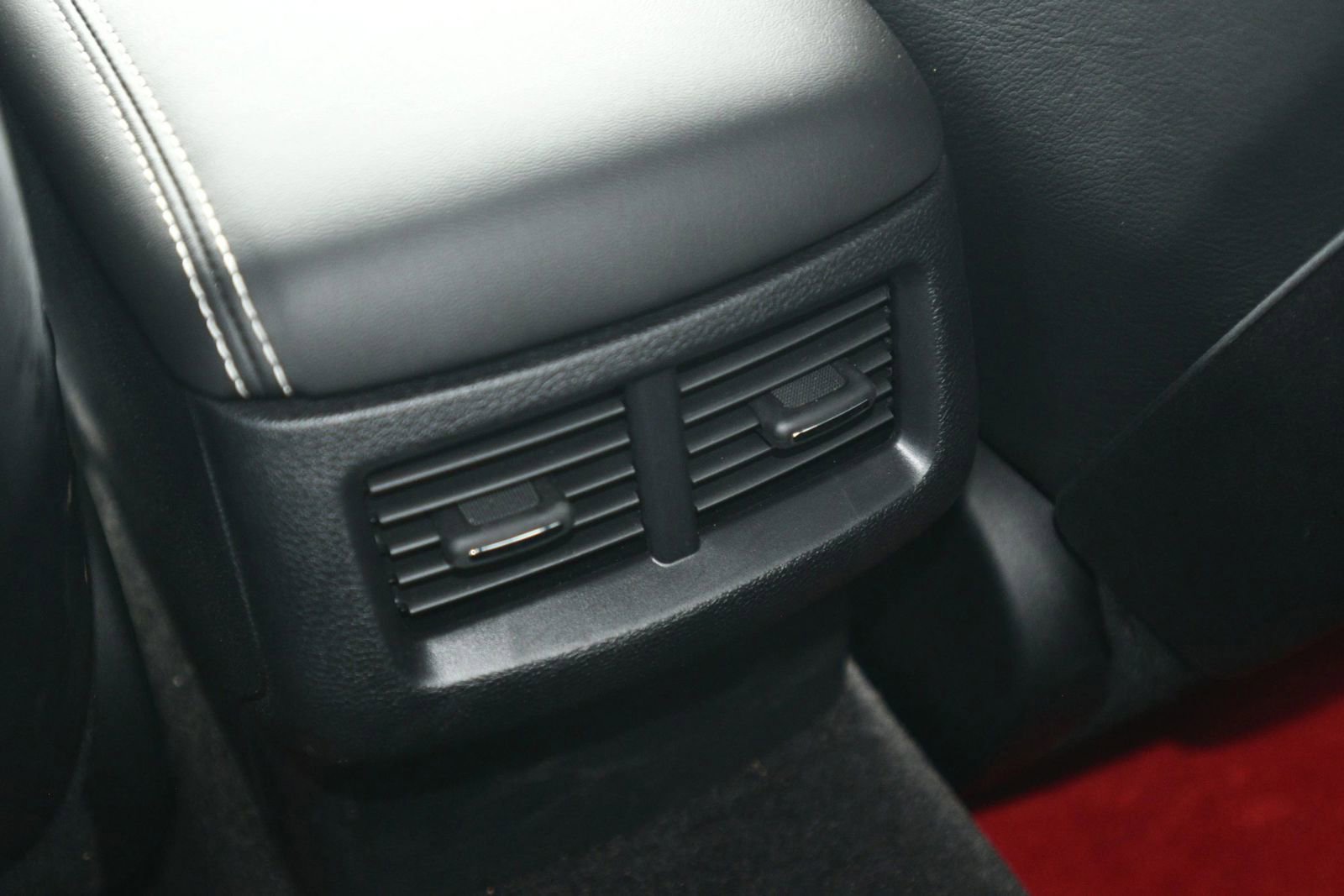 Used 2016 Dodge Challenger SRT Hellcat image 35