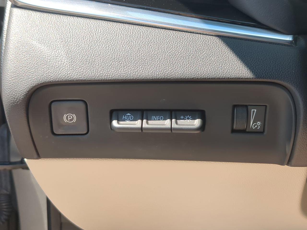 Used 2024 Buick Enclave Avenir FWD image 18