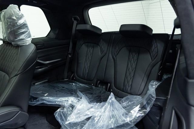 New 2026 BMW X7 M60i image 26