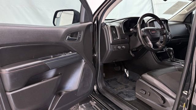 Used 2016 GMC Canyon SLE w/ All Terrain Adventure Package image 31