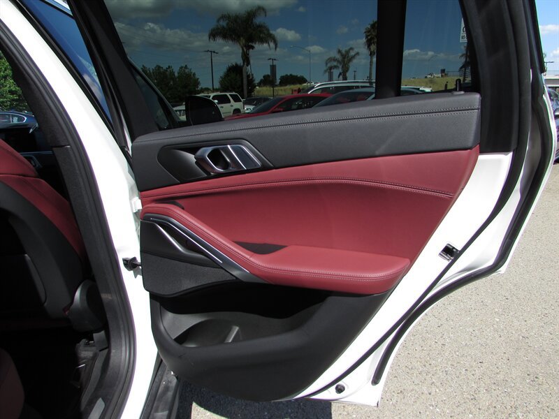 Used 2022 BMW X6 xDrive40i w/ Premium Package AWD/4WD image 34