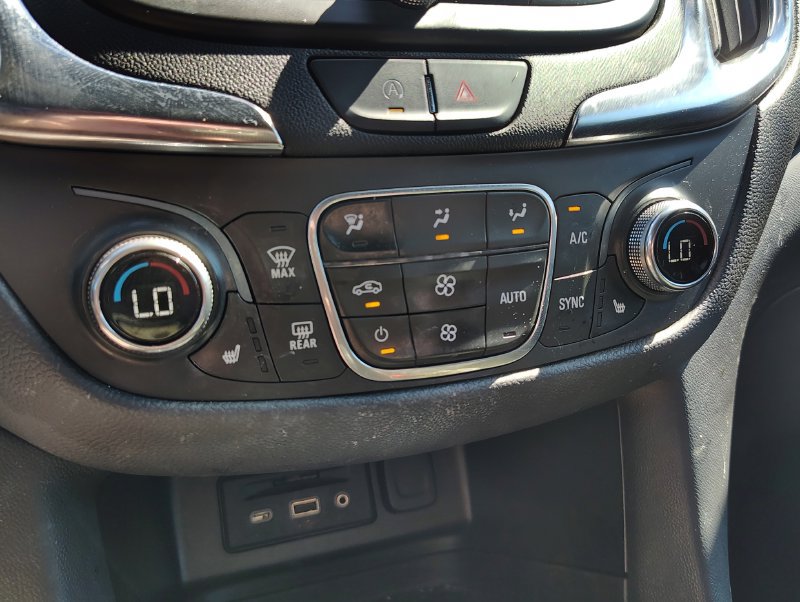 Used 2022 Chevrolet Equinox LT AWD/4WD image 13