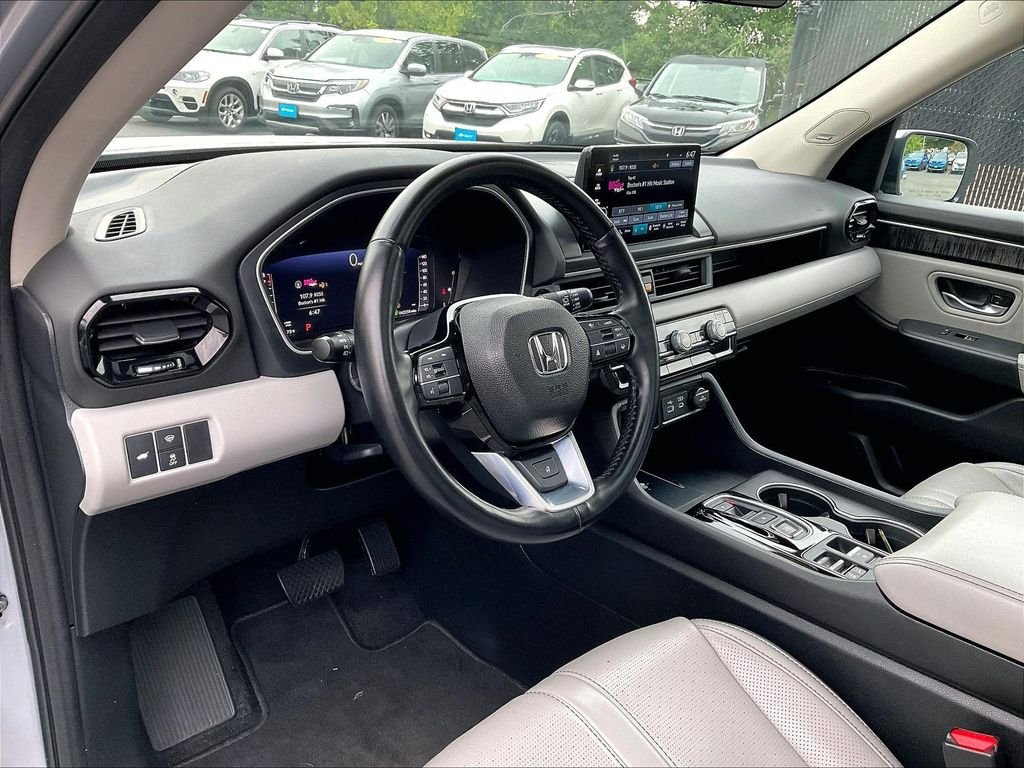 Used 2023 Honda Pilot Elite image 7