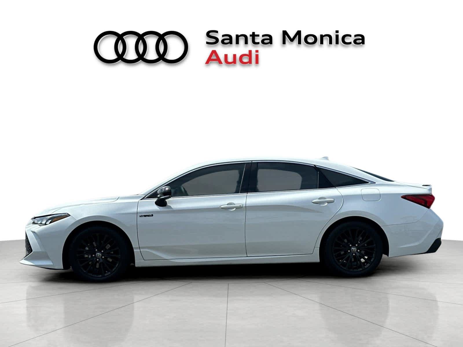Used 2019 Toyota Avalon XSE w/ All Weather Liner Package FWD image 5