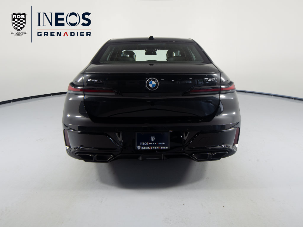 Used 2023 BMW 760i xDrive AWD/4WD image 8
