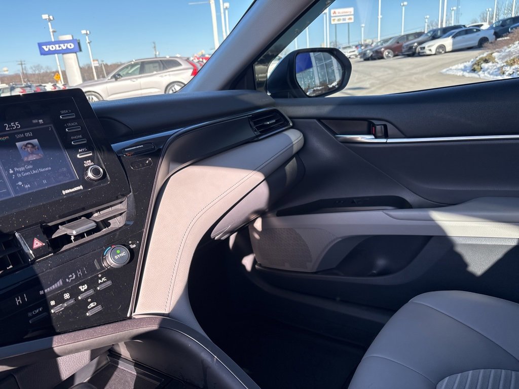 Used 2023 Toyota Camry SE w/ Cold Weather Package image 30