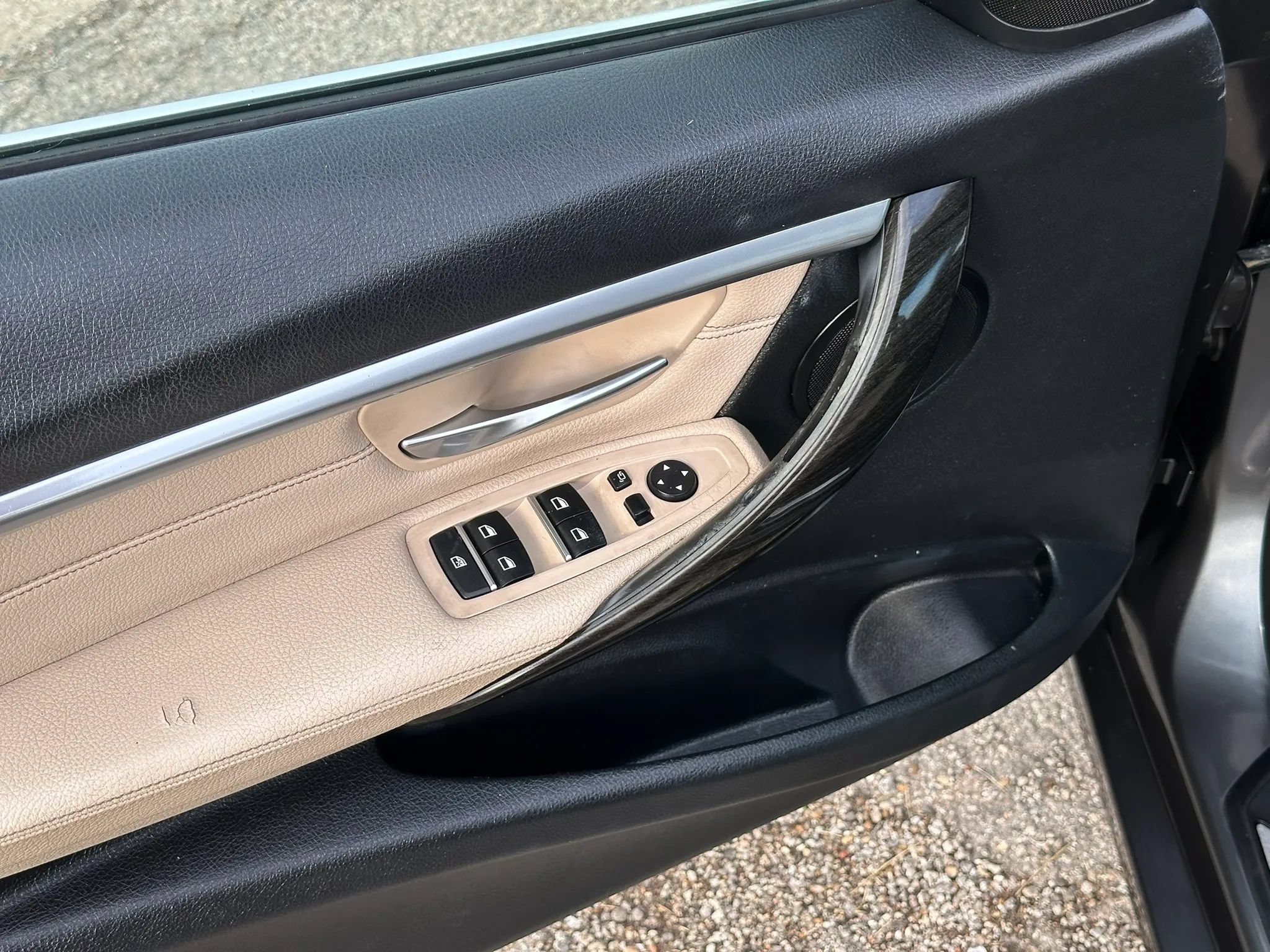 Used 2017 BMW 330i xDrive Wagon AWD/4WD image 12