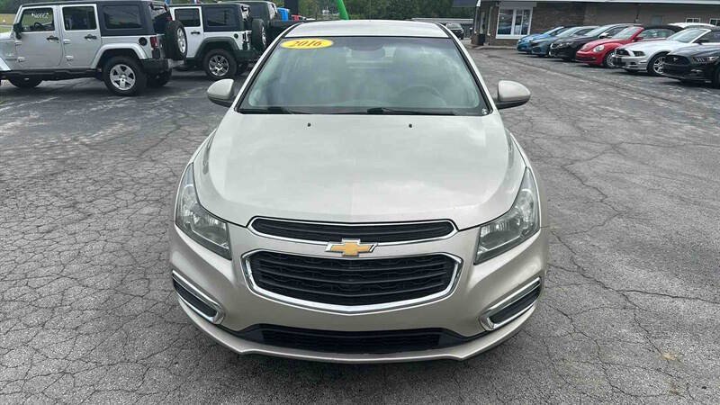 Used 2016 Chevrolet Cruze LT FWD image 3