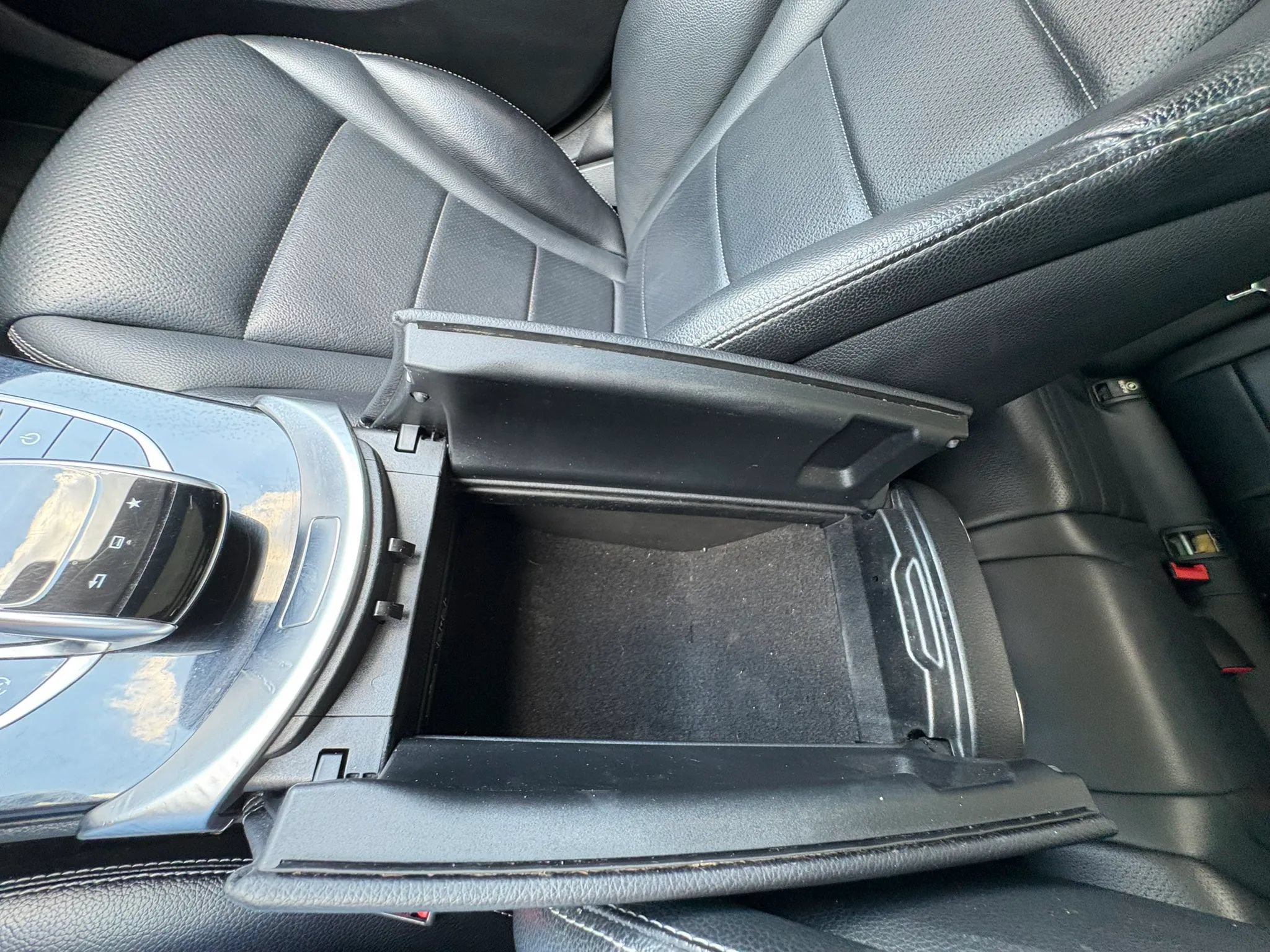 Used 2016 Mercedes-Benz C 300 4MATIC Sedan image 44